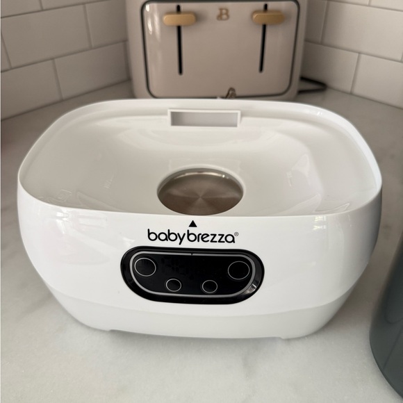 Baby Brezza Sterilizer & Dryer - Picture 1 of 6